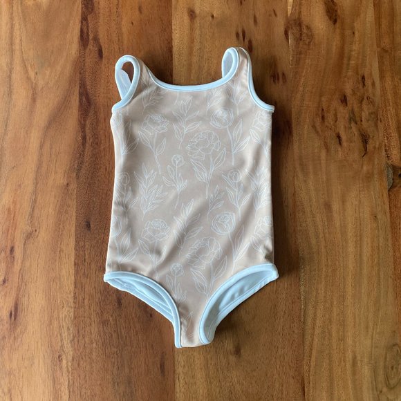 ❌SOLD Peony Print Swimsuit NWOT 18-24 months - Picture 1 of 4